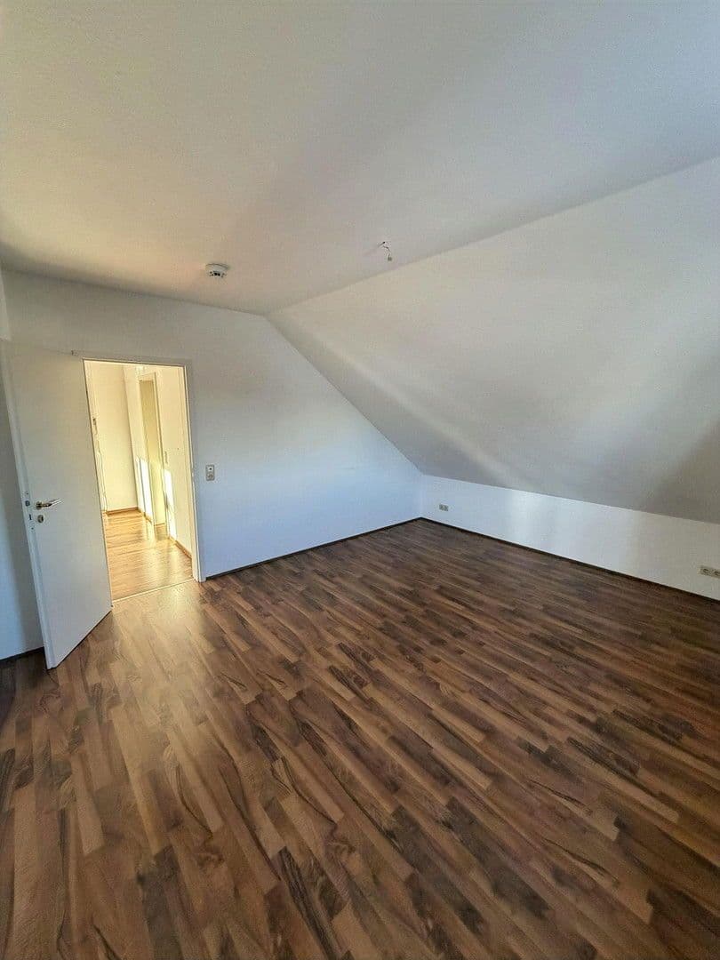 Prenájom bytu 2-izbový 59 m², Rodenbach, Hesensko Prenájom bytu 2-izbový 59 m², Rodenbach, Hesensko