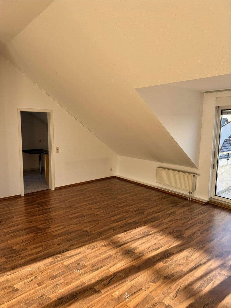 Prenájom bytu 2-izbový 59 m², Rodenbach, Hesensko Prenájom bytu 2-izbový 59 m², Rodenbach, Hesensko