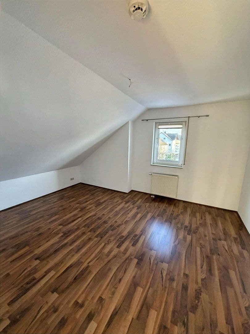 Prenájom bytu 2-izbový 59 m², Rodenbach, Hesensko Prenájom bytu 2-izbový 59 m², Rodenbach, Hesensko