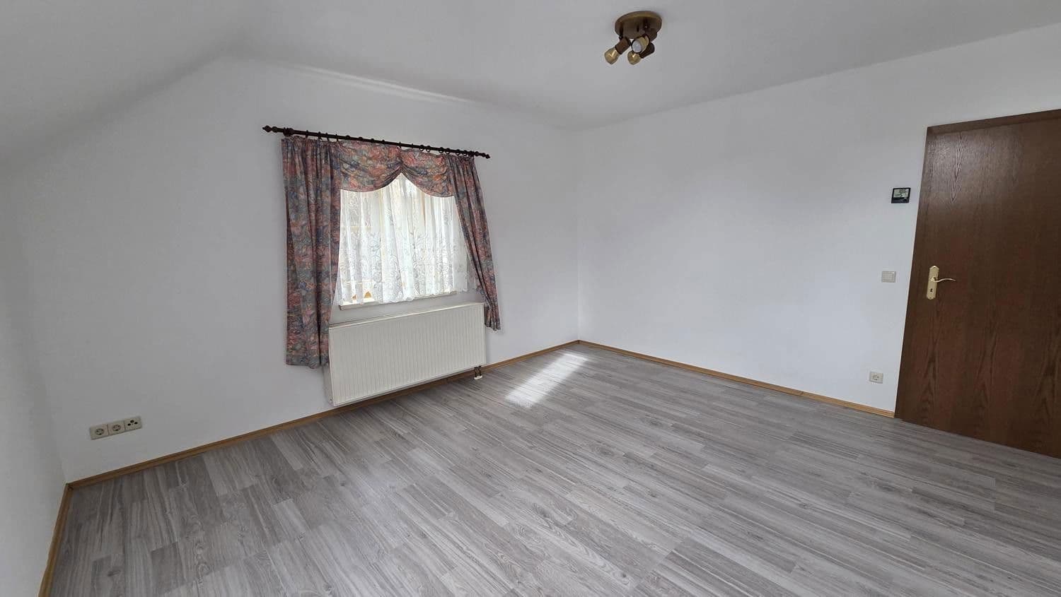 Predaj domu 128 m², pozemek 823 m², Radeberg, Sasko Predaj domu 128 m², pozemek 823 m², Radeberg, Sasko
