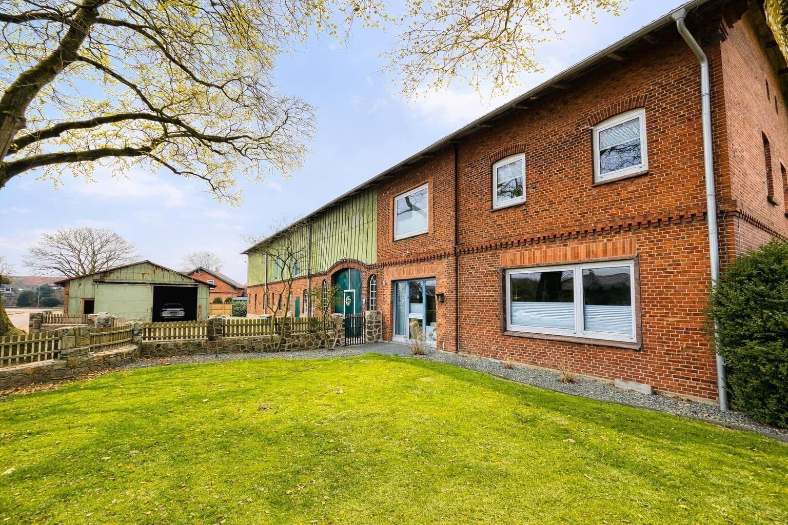 Predaj domu 269 m², pozemek 3.368 m², Luhnstedt, Šlezvicko-Holštajnsko Predaj domu 269 m², pozemek 3.368 m², Luhnstedt, Šlezvicko-Holštajnsko