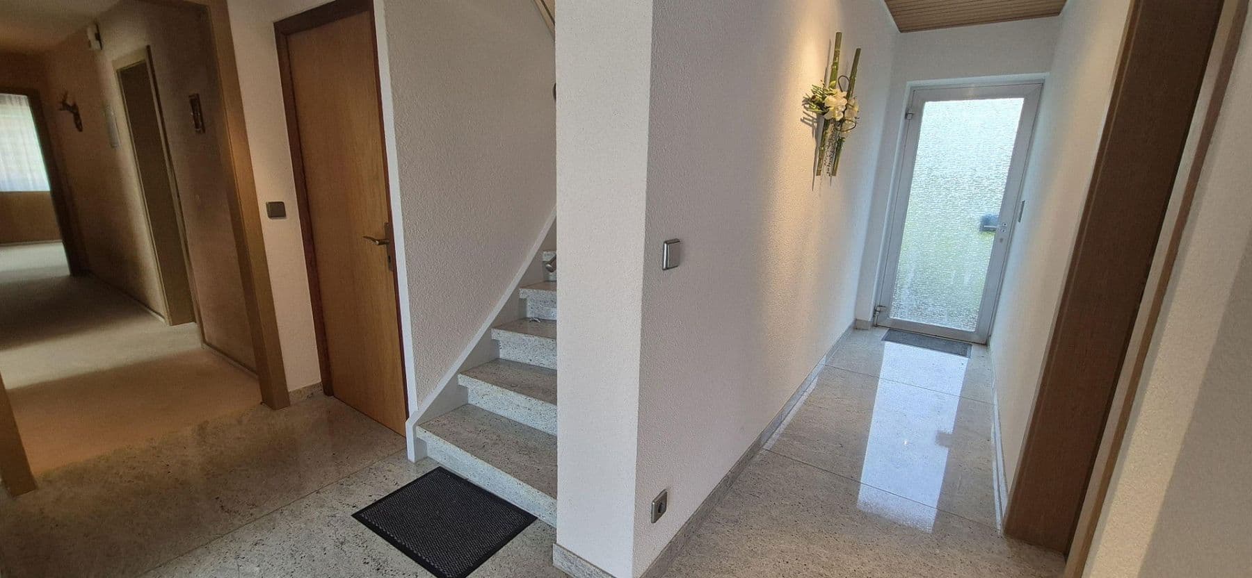 Predaj domu 187 m², pozemek 487 m², Mühlacker, Bádensko-Wurttembersko Predaj domu 187 m², pozemek 487 m², Mühlacker, Bádensko-Wurttembersko