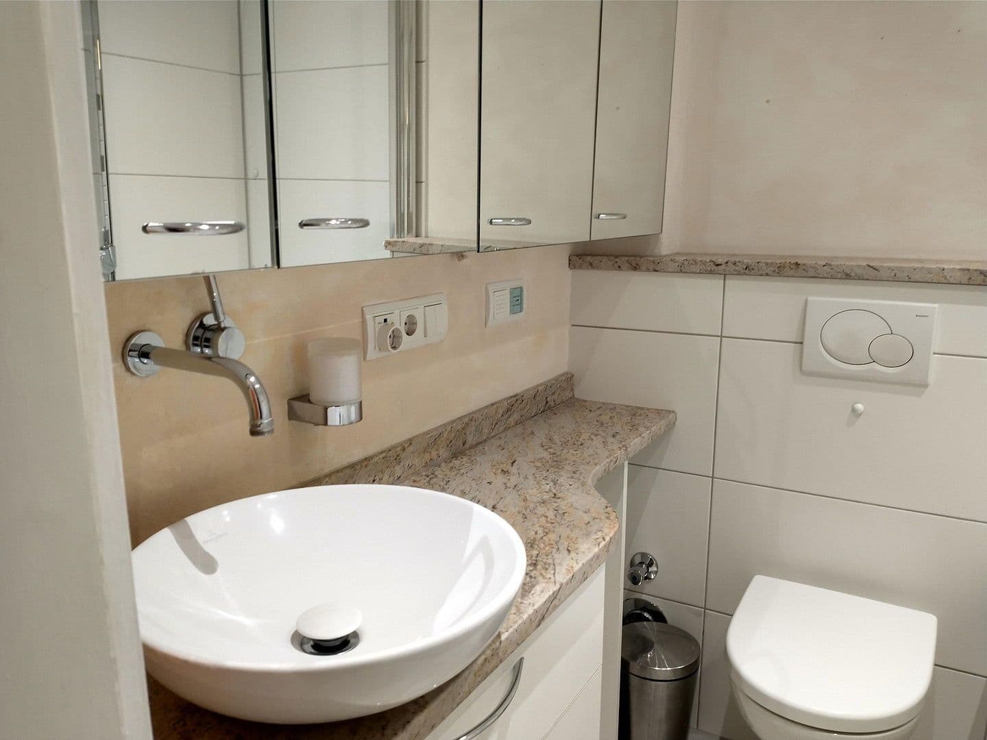 Prenájom bytu 2-izbový 67 m², Hannover, Dolné Sasko Prenájom bytu 2-izbový 67 m², Hannover, Dolné Sasko