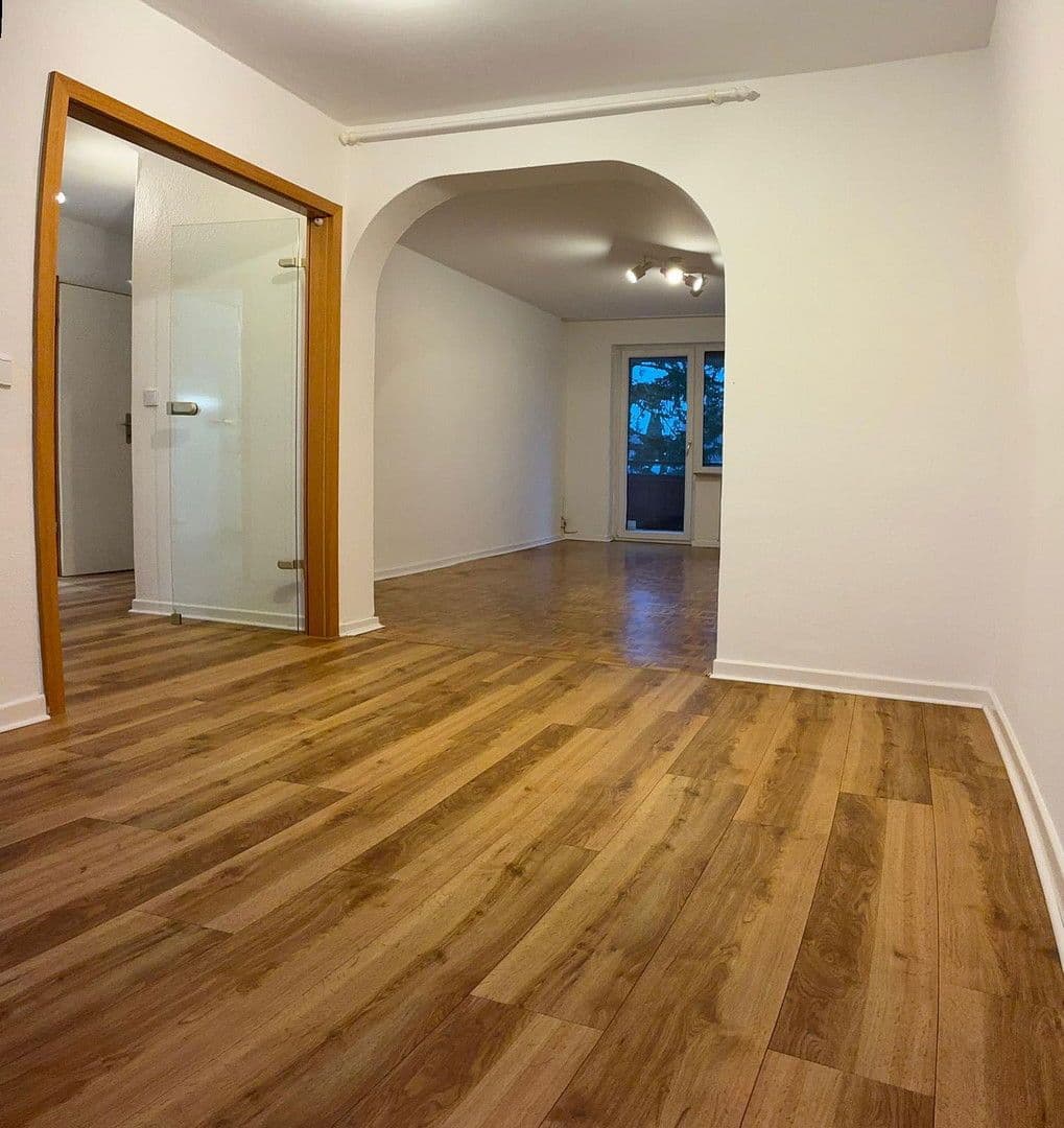 Prenájom bytu 2-izbový 67 m², Hannover, Dolné Sasko Prenájom bytu 2-izbový 67 m², Hannover, Dolné Sasko