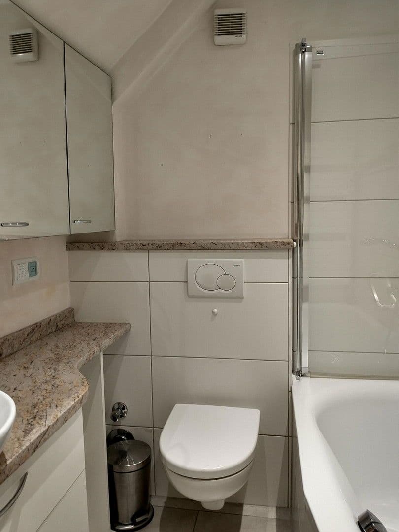 Prenájom bytu 2-izbový 67 m², Hannover, Dolné Sasko Prenájom bytu 2-izbový 67 m², Hannover, Dolné Sasko