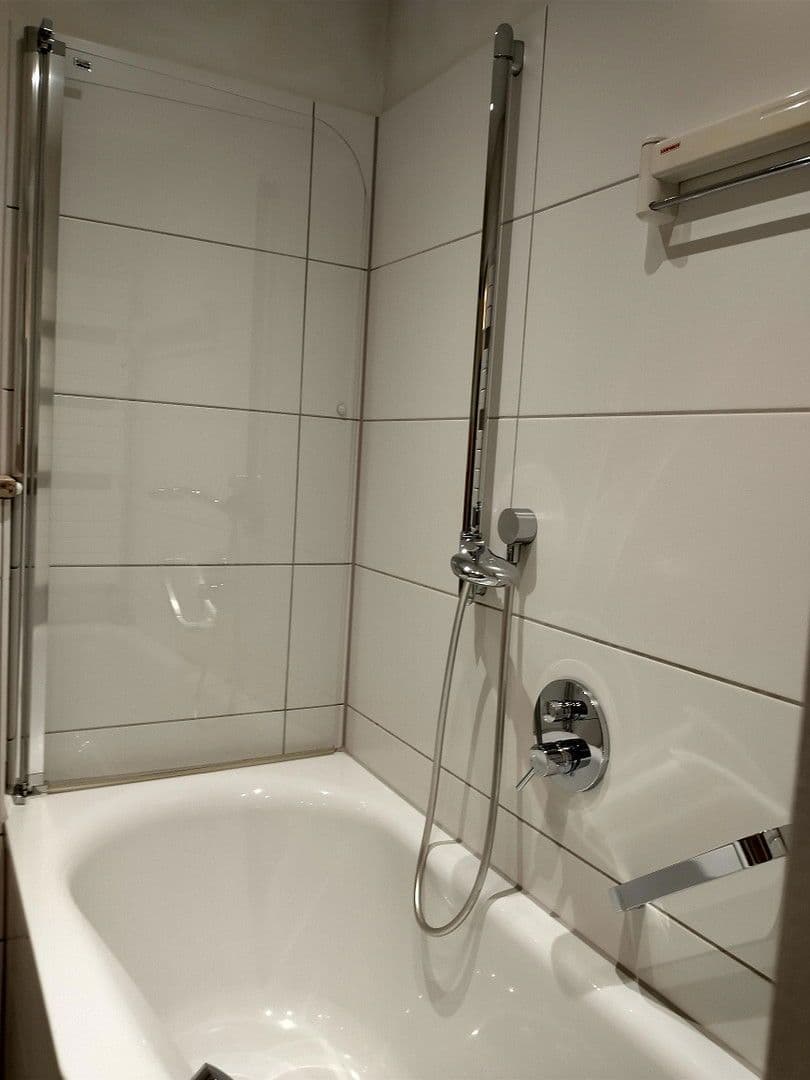 Prenájom bytu 2-izbový 67 m², Hannover, Dolné Sasko Prenájom bytu 2-izbový 67 m², Hannover, Dolné Sasko