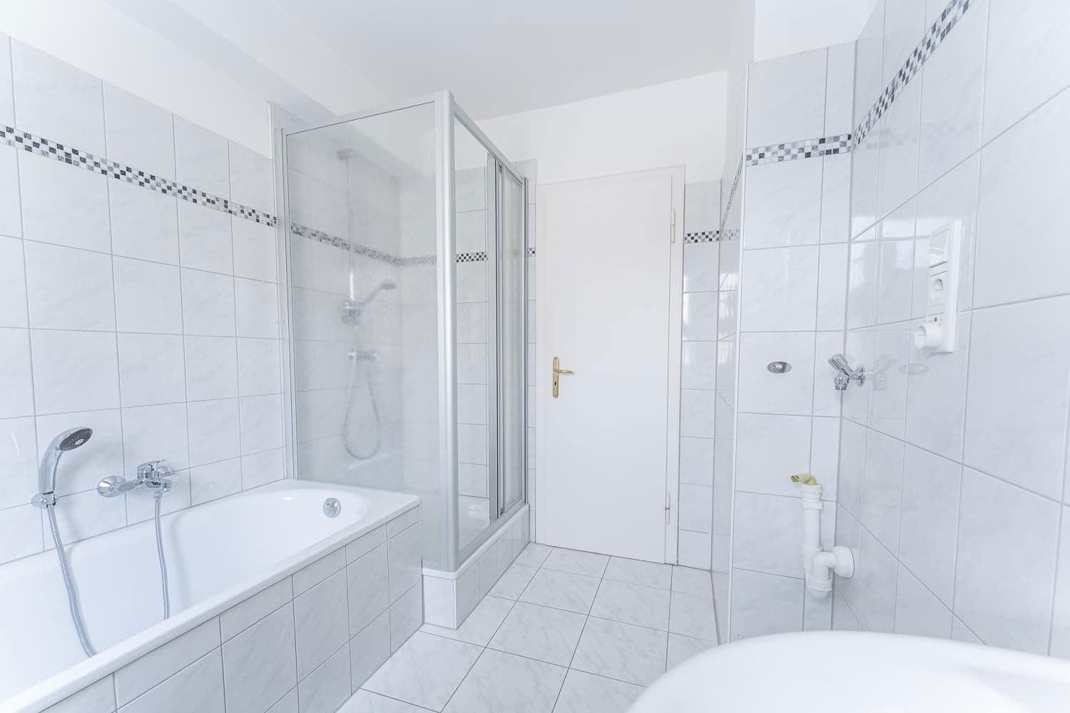 Predaj bytu 3-izbový 96 m², Düsseldorf Heerdt, Severné Porýnie - Westfálsko Predaj bytu 3-izbový 96 m², Düsseldorf Heerdt, Severné Porýnie - Westfálsko