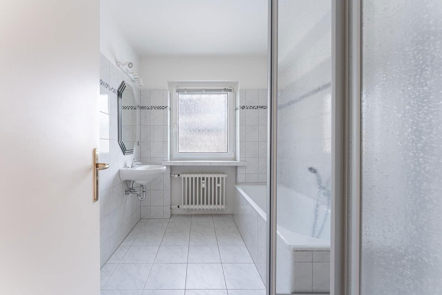 Predaj bytu 3-izbový 96 m², Düsseldorf Heerdt, Severné Porýnie - Westfálsko Predaj bytu 3-izbový 96 m², Düsseldorf Heerdt, Severné Porýnie - Westfálsko