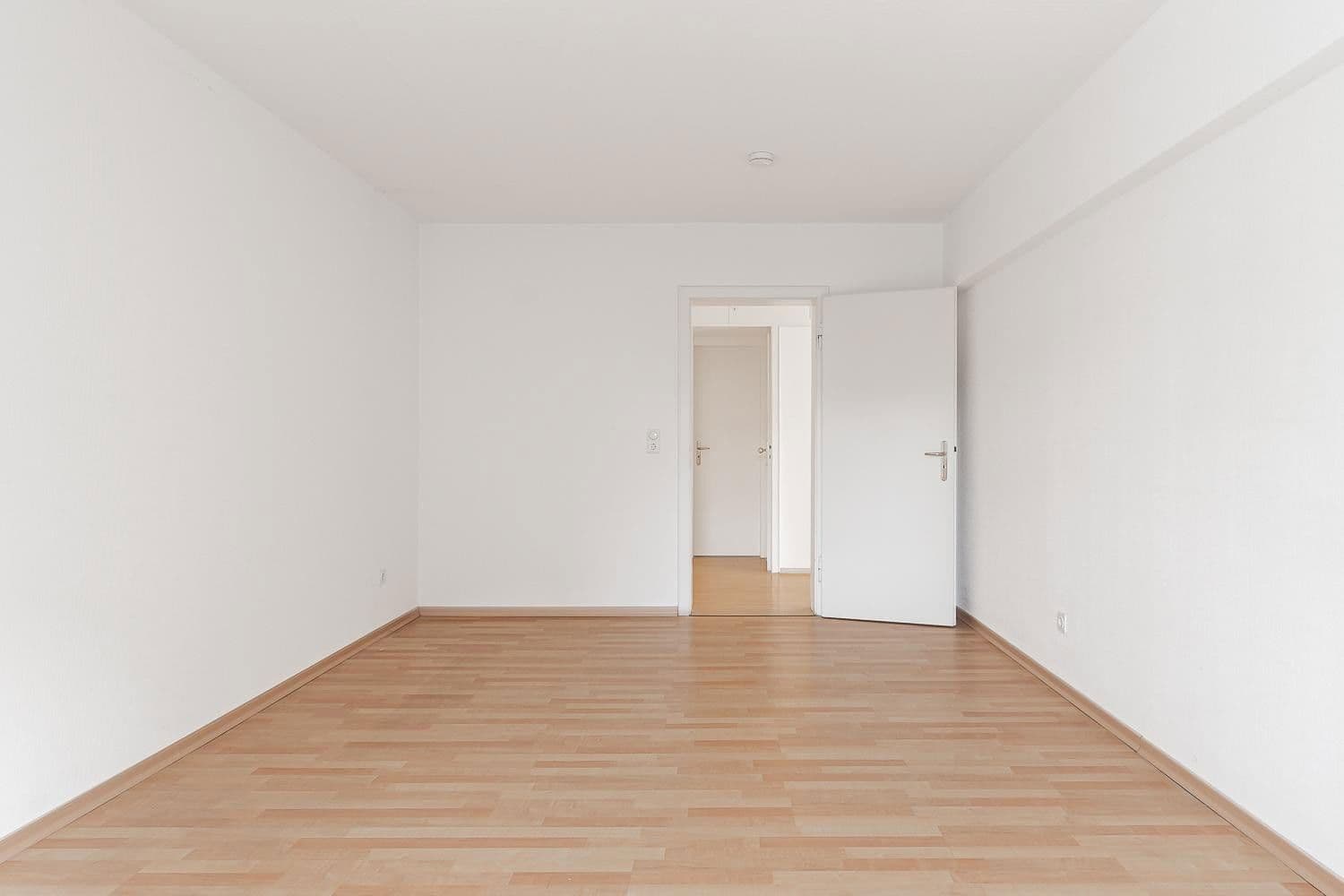 Predaj bytu 3-izbový 96 m², Düsseldorf Heerdt, Severné Porýnie - Westfálsko Predaj bytu 3-izbový 96 m², Düsseldorf Heerdt, Severné Porýnie - Westfálsko