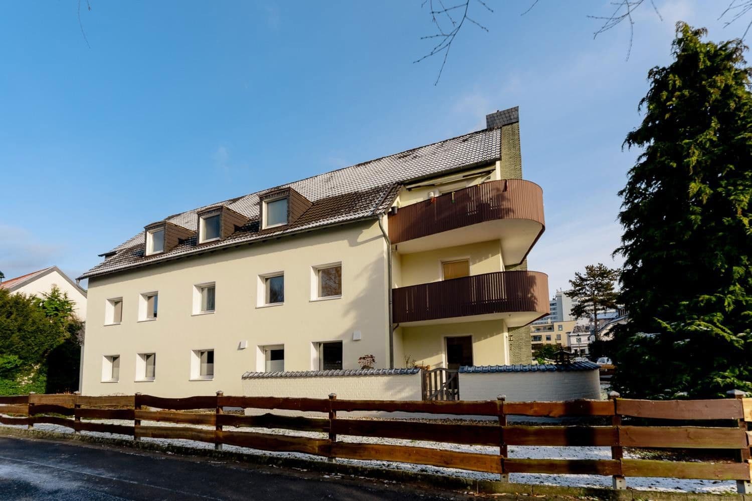 Predaj bytu 3-izbový 96 m², Düsseldorf Heerdt, Severné Porýnie - Westfálsko Predaj bytu 3-izbový 96 m², Düsseldorf Heerdt, Severné Porýnie - Westfálsko