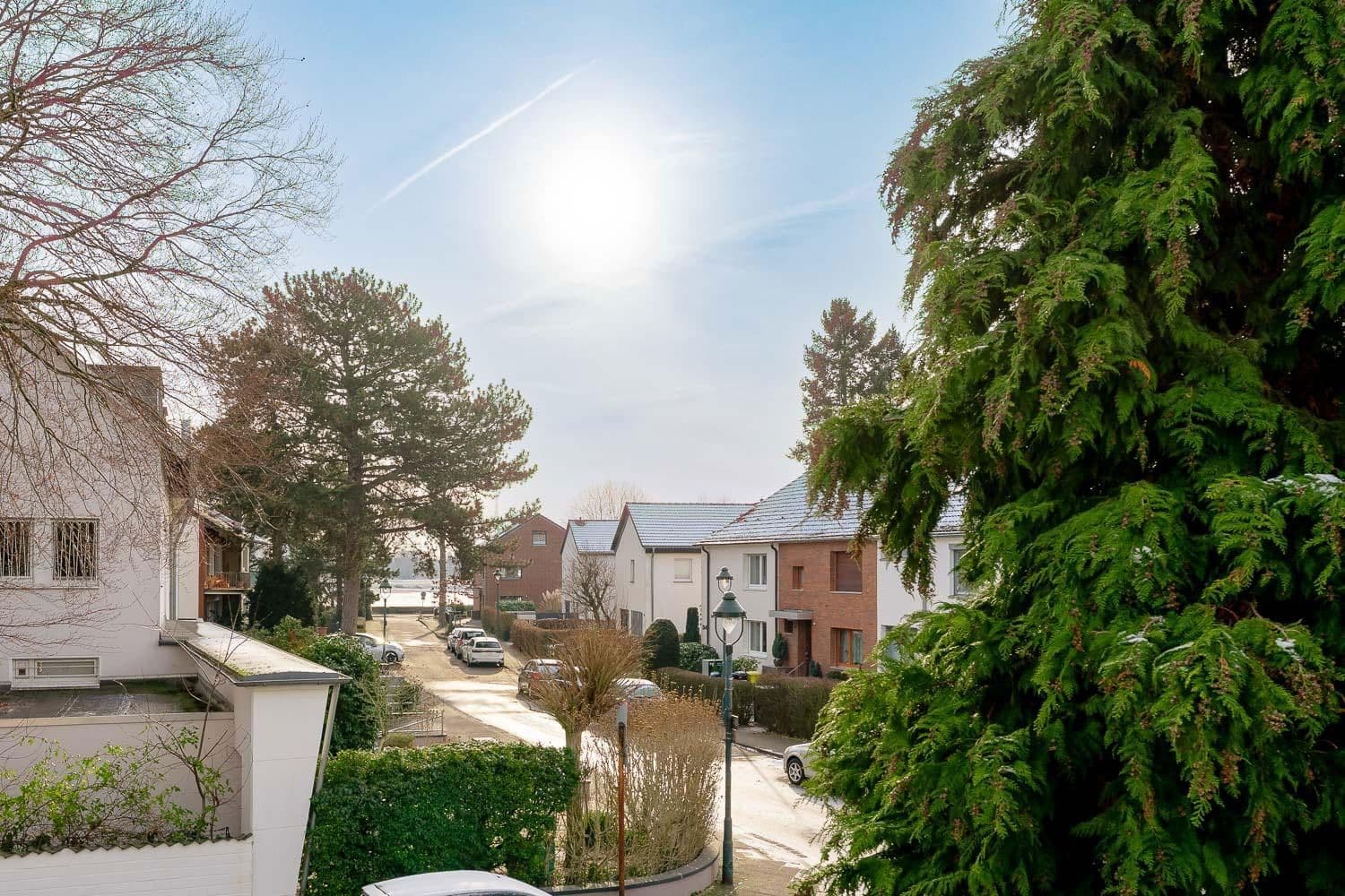 Predaj bytu 3-izbový 96 m², Düsseldorf Heerdt, Severné Porýnie - Westfálsko Predaj bytu 3-izbový 96 m², Düsseldorf Heerdt, Severné Porýnie - Westfálsko