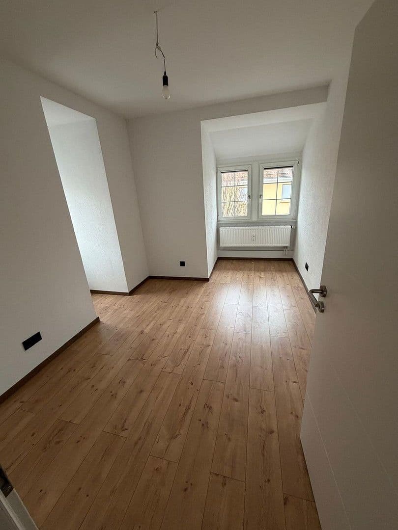 Prenájom bytu 5-izbový 134 m², Stockach, Bádensko-Wurttembersko Prenájom bytu 5-izbový 134 m², Stockach, Bádensko-Wurttembersko