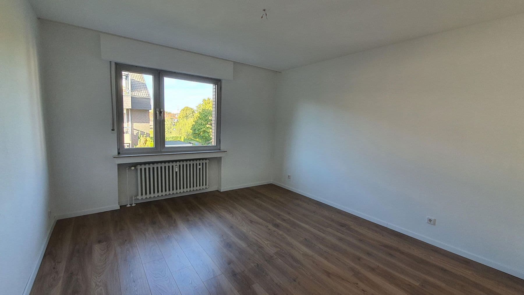 Prenájom bytu 3-izbový 82 m², Duisburg, Severné Porýnie - Westfálsko Prenájom bytu 3-izbový 82 m², Duisburg, Severné Porýnie - Westfálsko