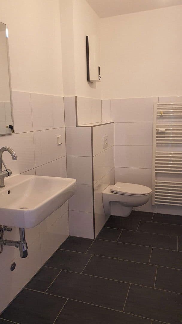 Prenájom bytu 3-izbový 82 m², Duisburg, Severné Porýnie - Westfálsko Prenájom bytu 3-izbový 82 m², Duisburg, Severné Porýnie - Westfálsko