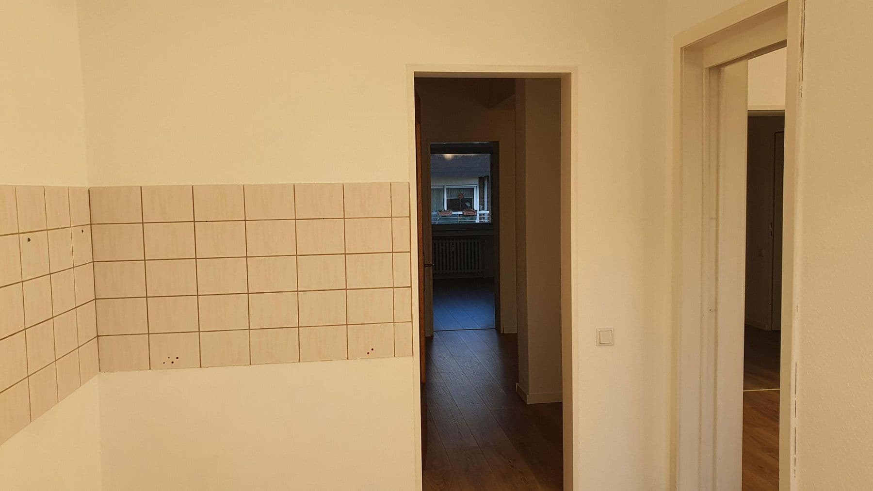 Prenájom bytu 3-izbový 82 m², Duisburg, Severné Porýnie - Westfálsko Prenájom bytu 3-izbový 82 m², Duisburg, Severné Porýnie - Westfálsko