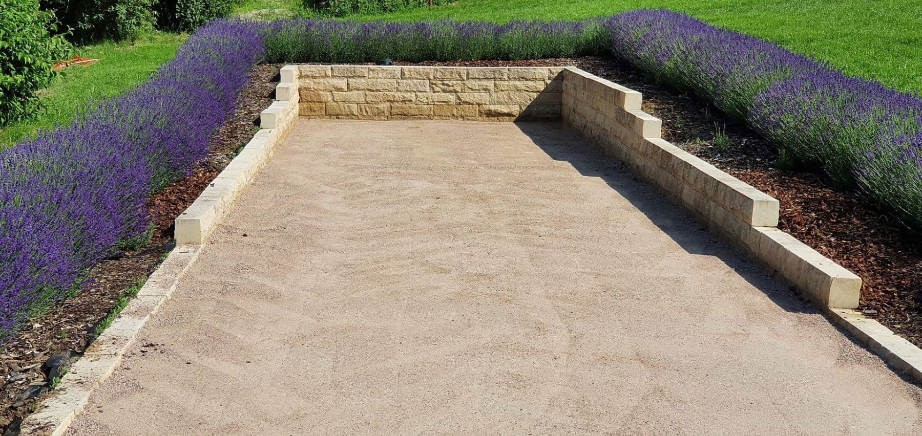 Predaj domu 570 m², pozemek 10.000 m², Duingen, Dolné Sasko Predaj domu 570 m², pozemek 10.000 m², Duingen, Dolné Sasko