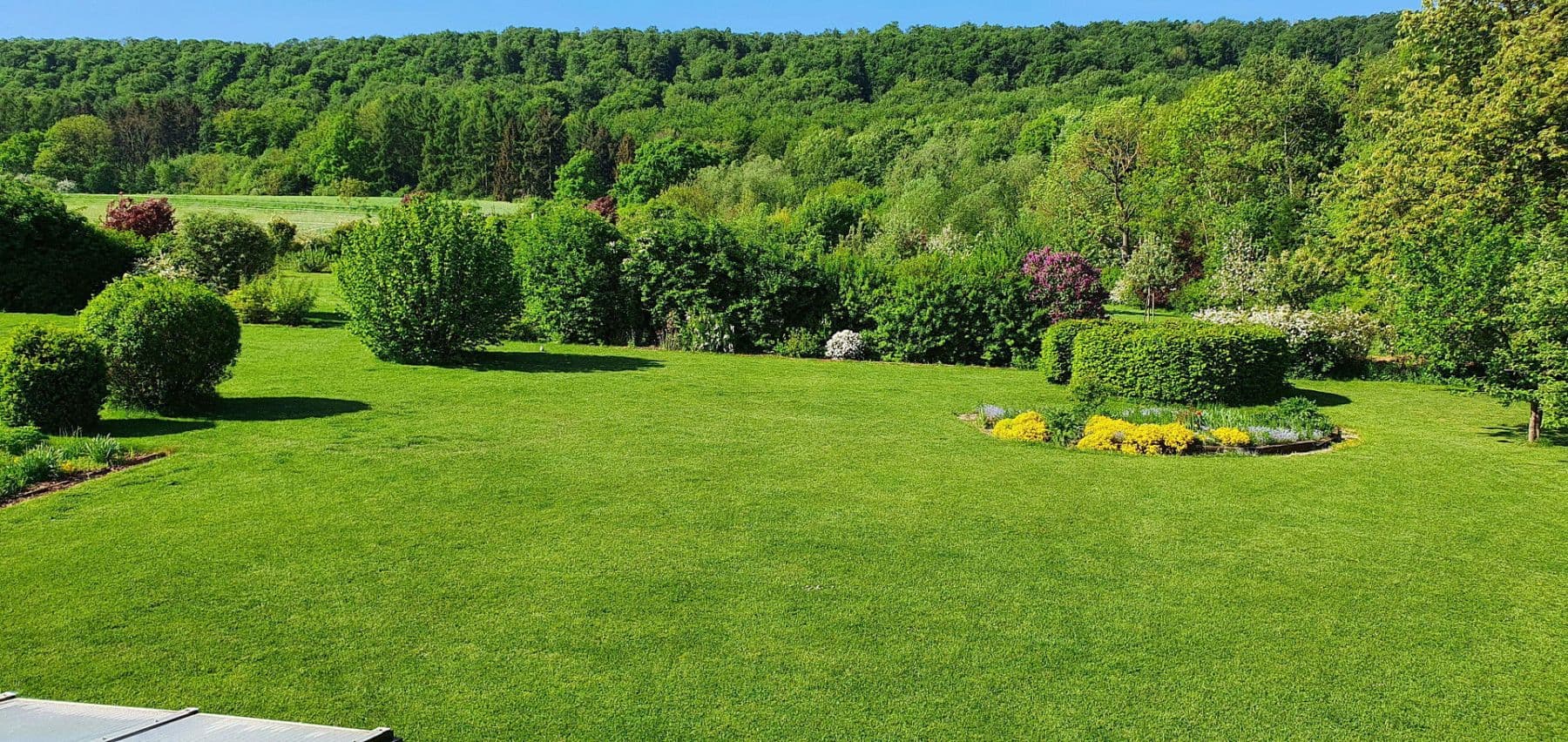 Predaj domu 570 m², pozemek 10.000 m², Duingen, Dolné Sasko Predaj domu 570 m², pozemek 10.000 m², Duingen, Dolné Sasko