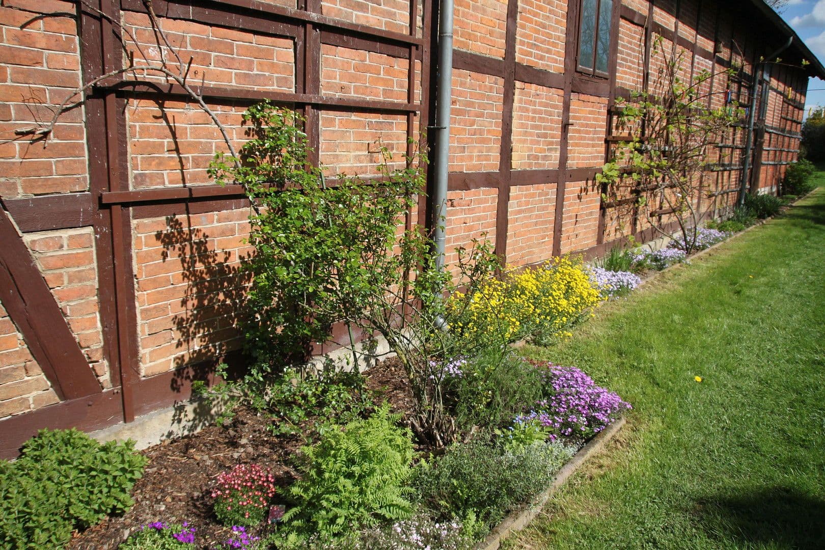 Predaj domu 570 m², pozemek 10.000 m², Duingen, Dolné Sasko Predaj domu 570 m², pozemek 10.000 m², Duingen, Dolné Sasko