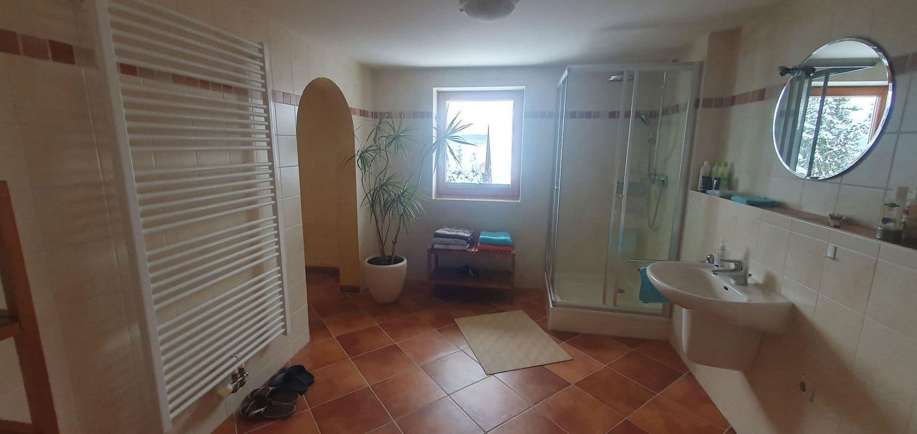 Predaj domu 570 m², pozemek 10.000 m², Duingen, Dolné Sasko Predaj domu 570 m², pozemek 10.000 m², Duingen, Dolné Sasko