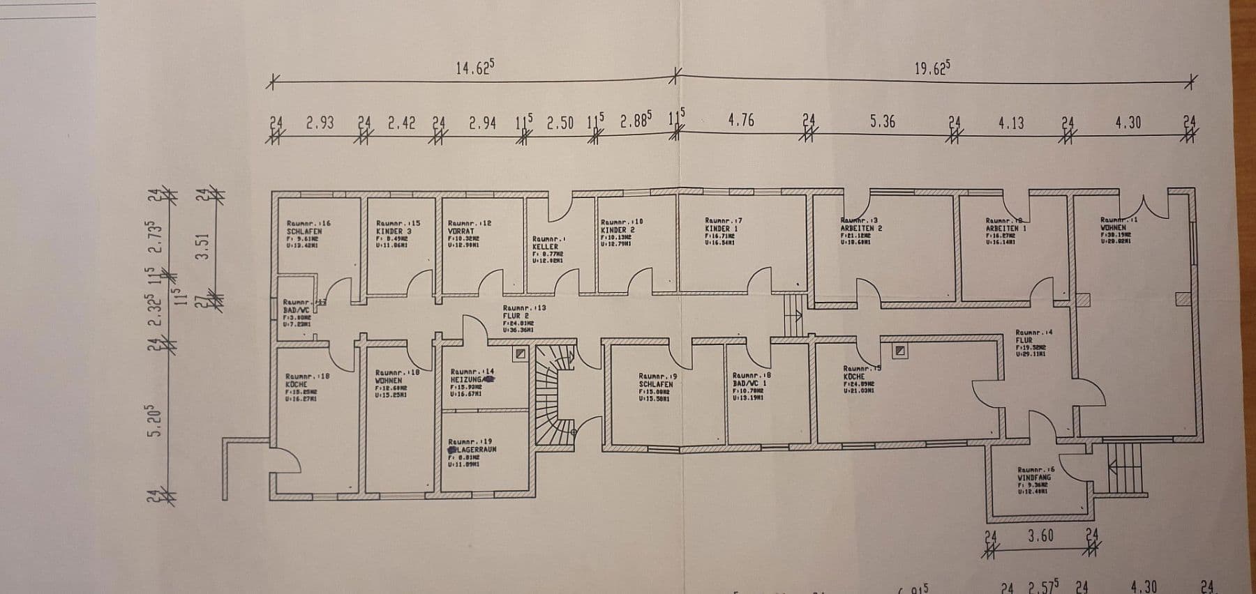 Predaj domu 570 m², pozemek 10.000 m², Duingen, Dolné Sasko Predaj domu 570 m², pozemek 10.000 m², Duingen, Dolné Sasko
