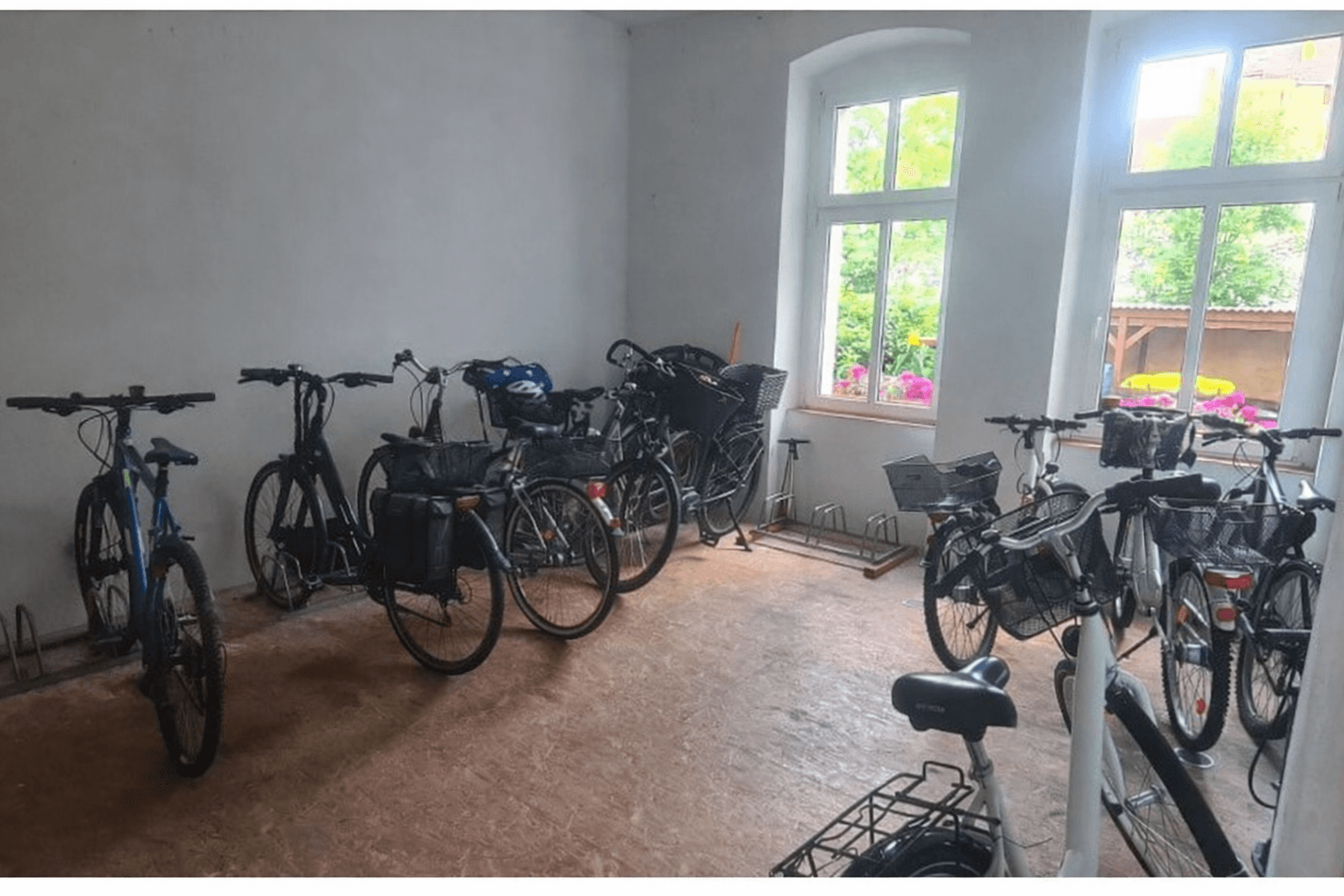 Prenájom bytu 4-izbový 139 m², Bahnhofstraße 23, Rathenow, Brandenbursko Prenájom bytu 4-izbový 139 m², Bahnhofstraße 23, Rathenow, Brandenbursko