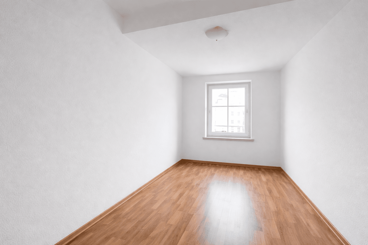 Prenájom bytu 4-izbový 139 m², Bahnhofstraße 23, Rathenow, Brandenbursko Prenájom bytu 4-izbový 139 m², Bahnhofstraße 23, Rathenow, Brandenbursko