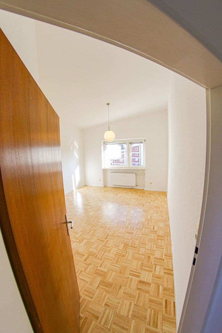 Prenájom bytu 3-izbový 94 m², Hemmingen, Bádensko-Wurttembersko Prenájom bytu 3-izbový 94 m², Hemmingen, Bádensko-Wurttembersko