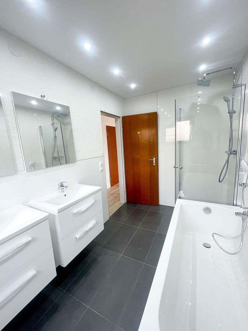 Prenájom bytu 3-izbový 91 m², Altensteig, Bádensko-Wurttembersko Prenájom bytu 3-izbový 91 m², Altensteig, Bádensko-Wurttembersko