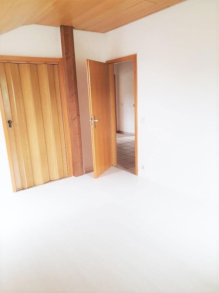 Prenájom bytu 3-izbový 98 m², Hünstetten, Hesensko Prenájom bytu 3-izbový 98 m², Hünstetten, Hesensko