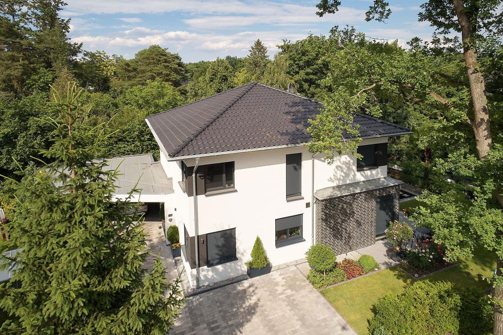 Predaj domu 218 m², pozemek 530 m², Falkensee, Brandenbursko Predaj domu 218 m², pozemek 530 m², Falkensee, Brandenbursko