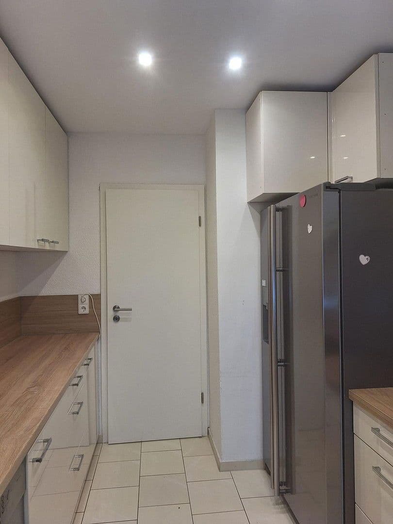 Prenájom bytu 4-izbový 128 m², freiburg, Bádensko-Wurttembersko Prenájom bytu 4-izbový 128 m², freiburg, Bádensko-Wurttembersko