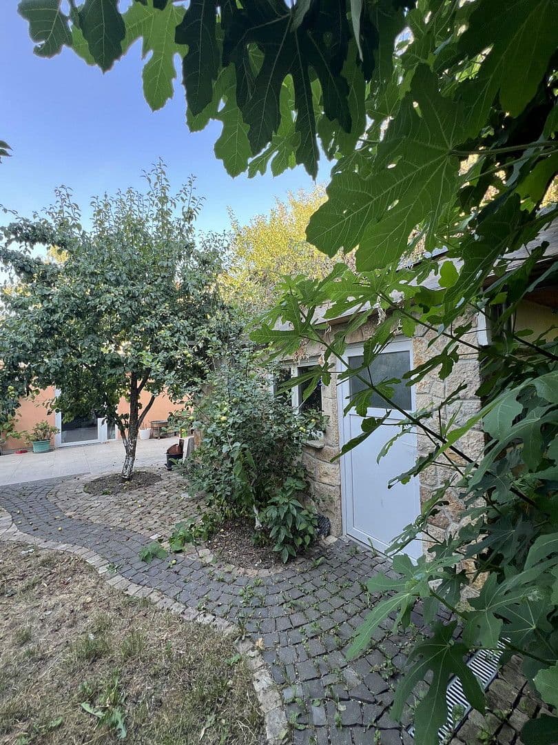 Prenájom bytu 4-izbový 128 m², freiburg, Bádensko-Wurttembersko Prenájom bytu 4-izbový 128 m², freiburg, Bádensko-Wurttembersko