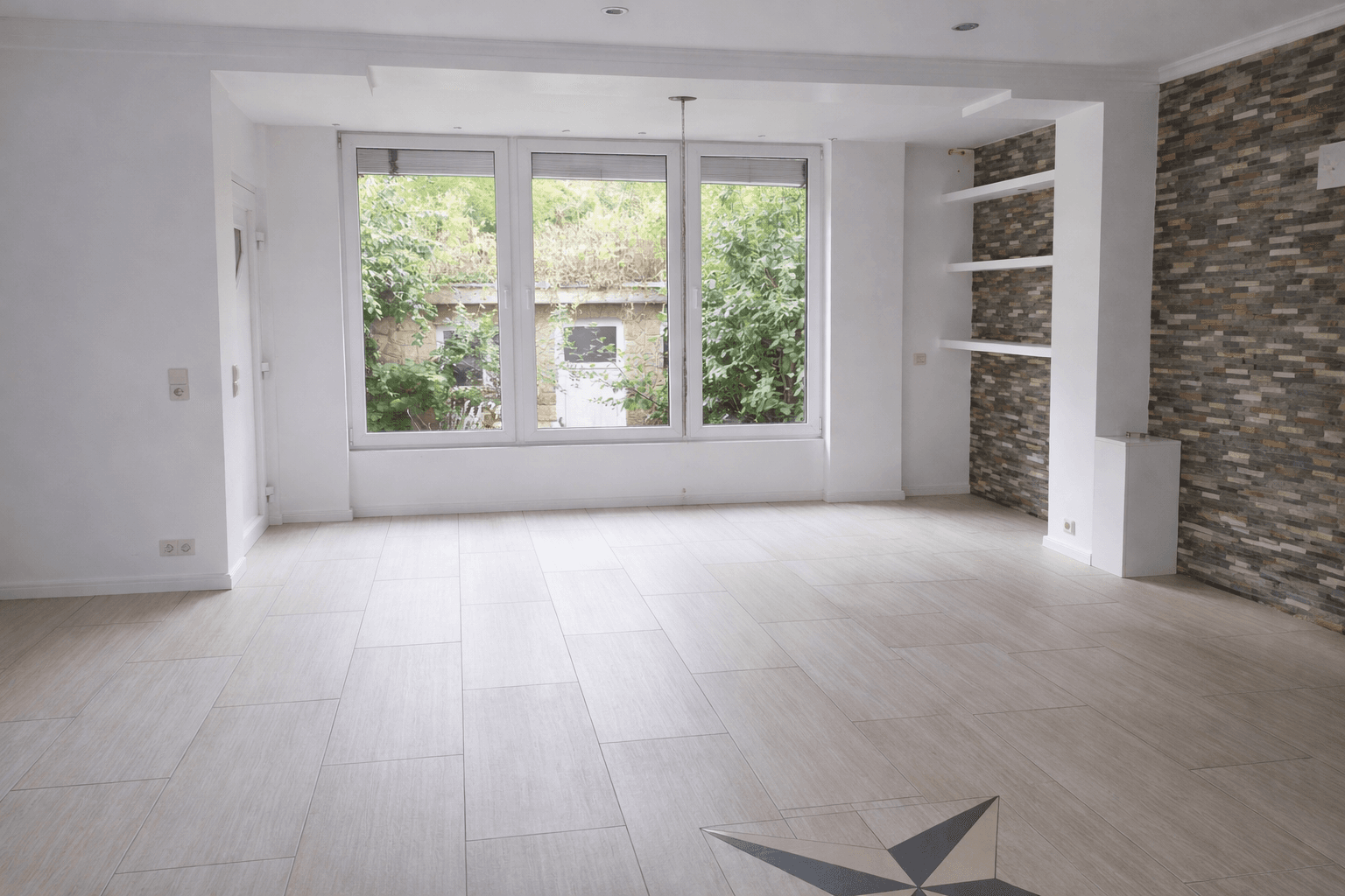 Prenájom bytu 4-izbový 128 m², freiburg, Bádensko-Wurttembersko Prenájom bytu 4-izbový 128 m², freiburg, Bádensko-Wurttembersko