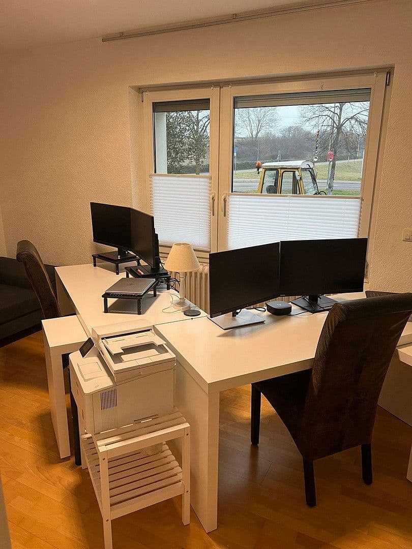 Prenájom bytu 4-izbový 128 m², freiburg, Bádensko-Wurttembersko Prenájom bytu 4-izbový 128 m², freiburg, Bádensko-Wurttembersko