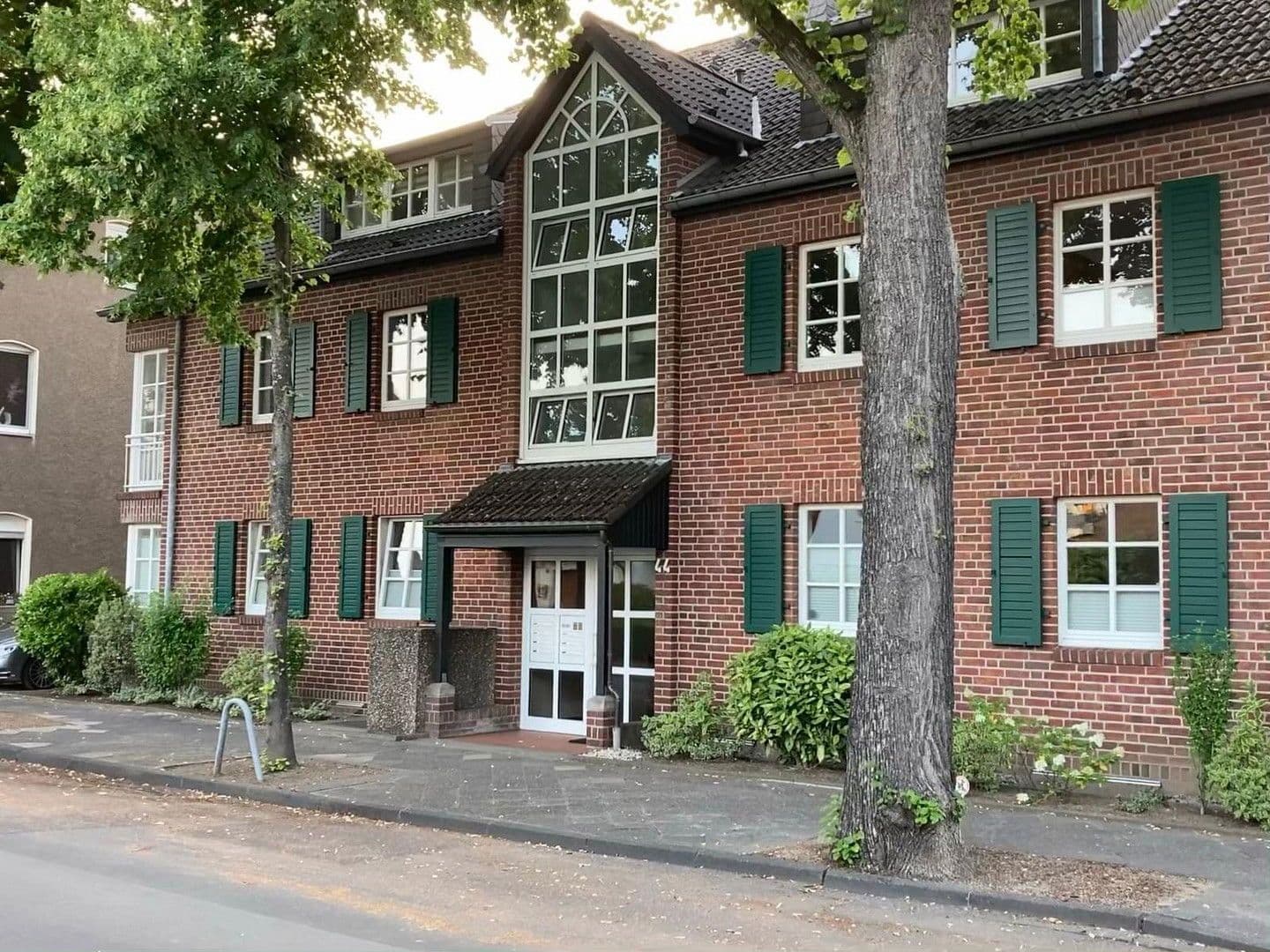 Predaj bytu 3-izbový 82 m², Walburgisstr., Düsseldorf (Kaiserswerth), Severné Porýnie - Westfálsko Predaj bytu 3-izbový 82 m², Walburgisstr., Düsseldorf (Kaiserswerth), Severné Porýnie - Westfálsko