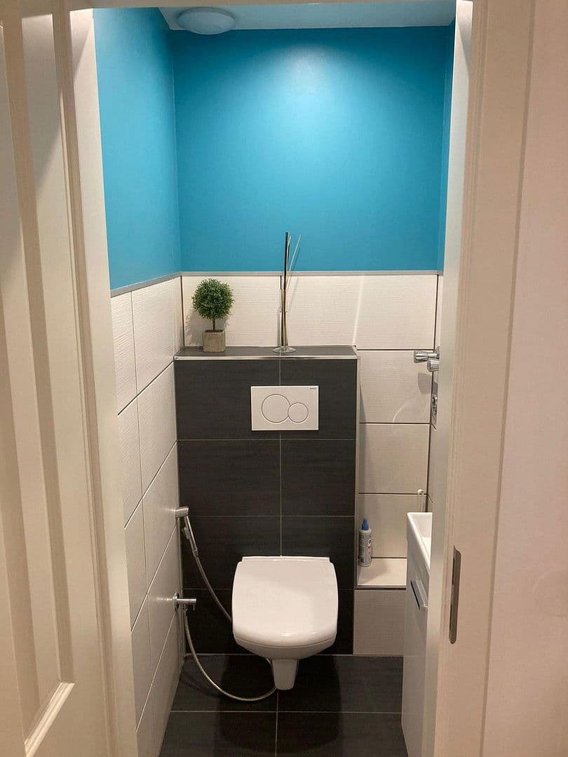 Predaj bytu 3-izbový 82 m², Walburgisstr., Düsseldorf (Kaiserswerth), Severné Porýnie - Westfálsko Predaj bytu 3-izbový 82 m², Walburgisstr., Düsseldorf (Kaiserswerth), Severné Porýnie - Westfálsko