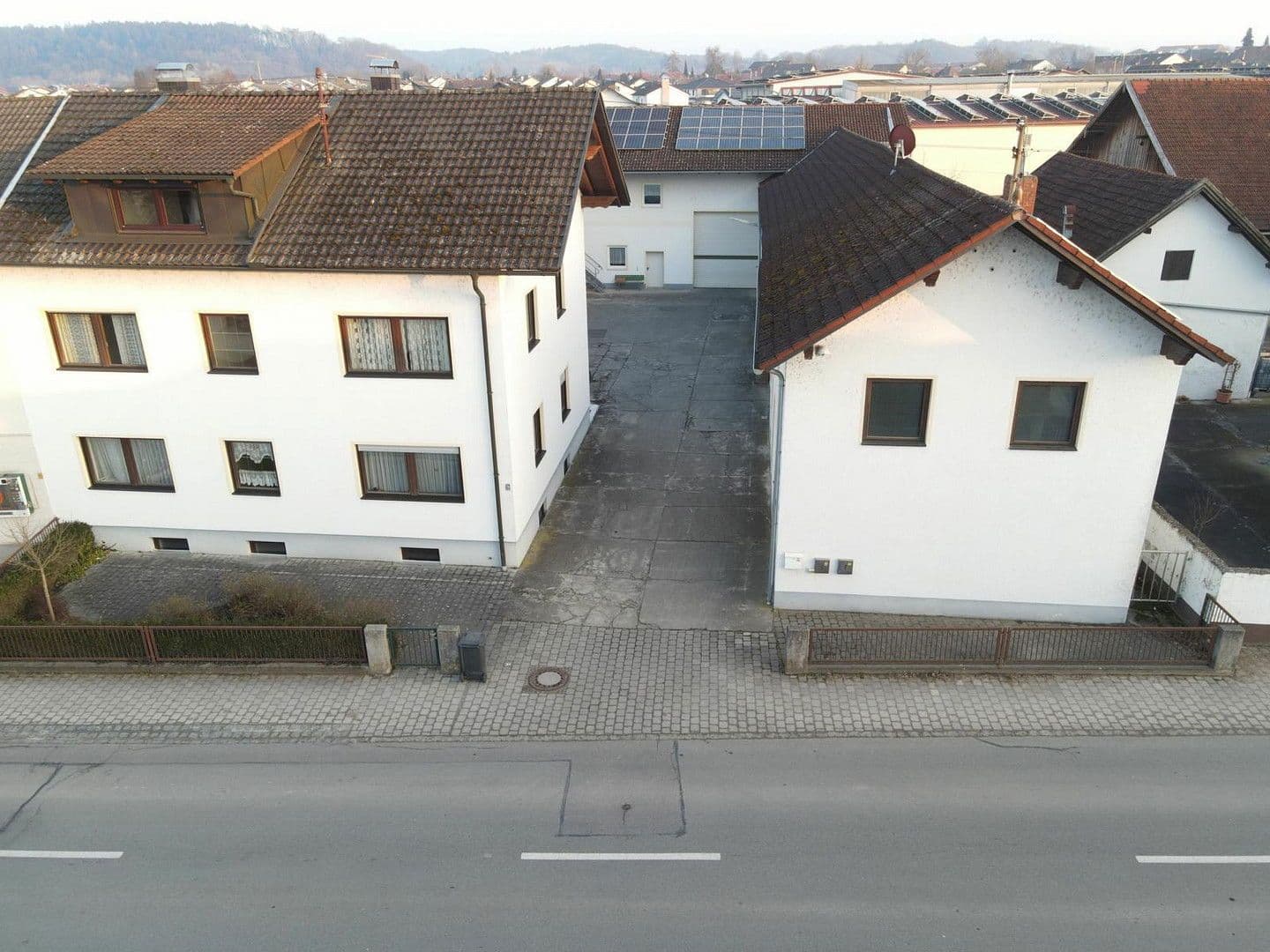Predaj domu 383 m², pozemek 1.457 m², Schwaigener Str. 28, Mamming, Bavorsko Predaj domu 383 m², pozemek 1.457 m², Schwaigener Str. 28, Mamming, Bavorsko