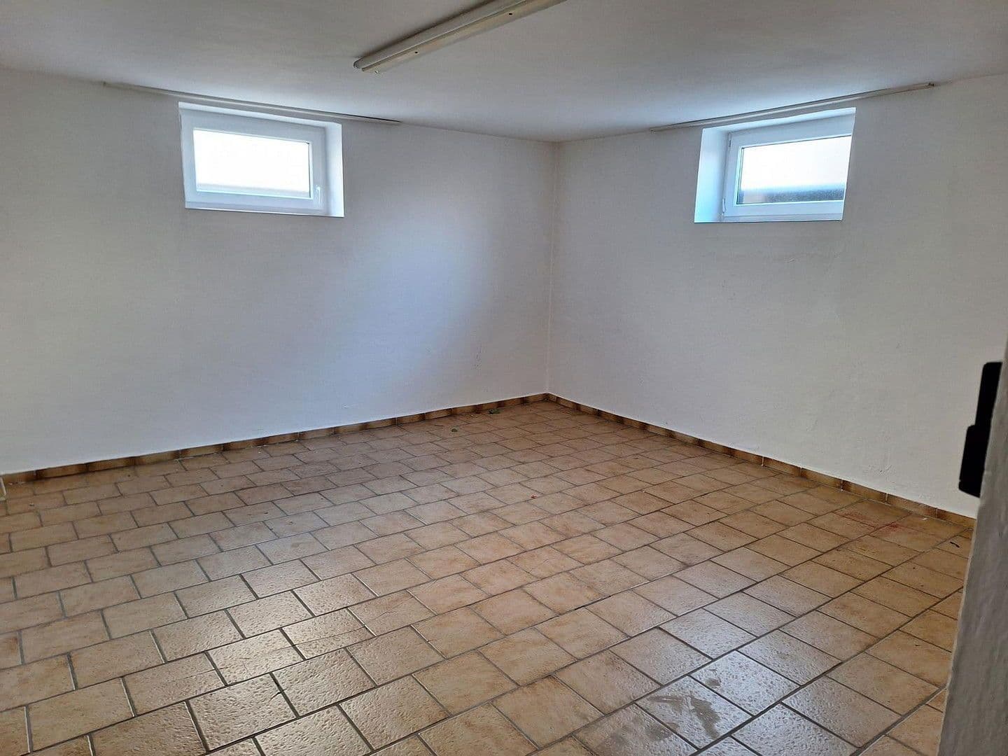 Predaj domu 383 m², pozemek 1.457 m², Schwaigener Str. 28, Mamming, Bavorsko Predaj domu 383 m², pozemek 1.457 m², Schwaigener Str. 28, Mamming, Bavorsko