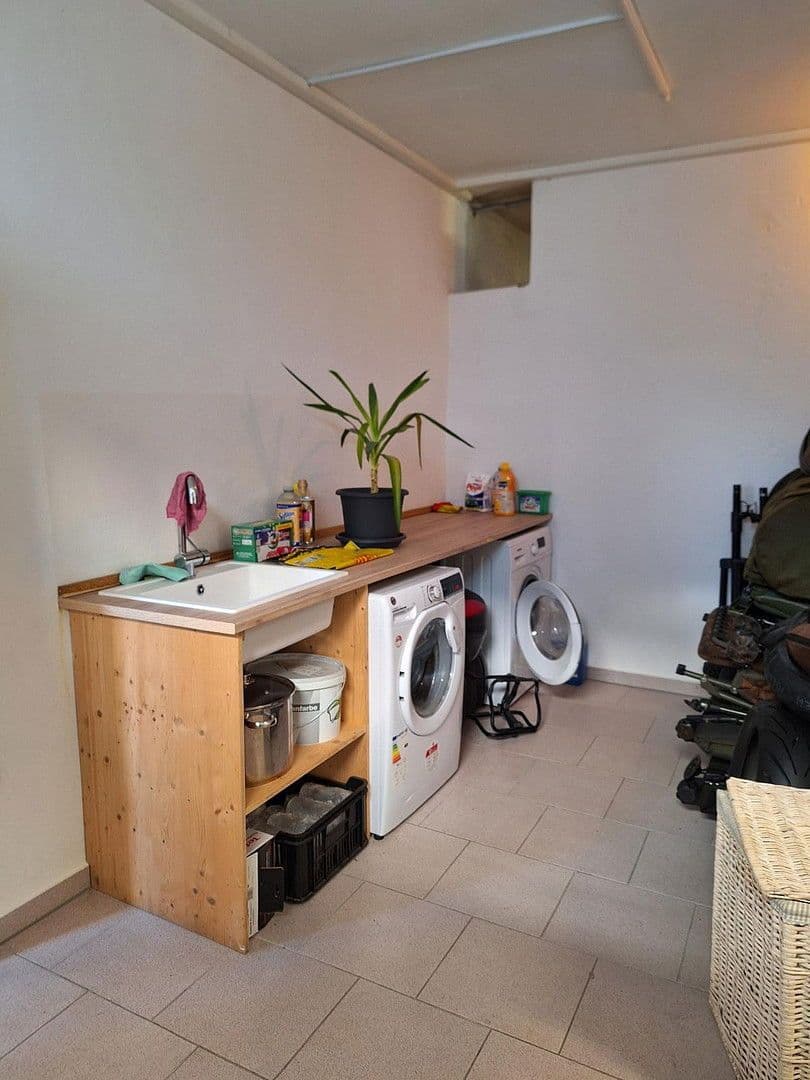 Predaj domu 383 m², pozemek 1.457 m², Schwaigener Str. 28, Mamming, Bavorsko Predaj domu 383 m², pozemek 1.457 m², Schwaigener Str. 28, Mamming, Bavorsko