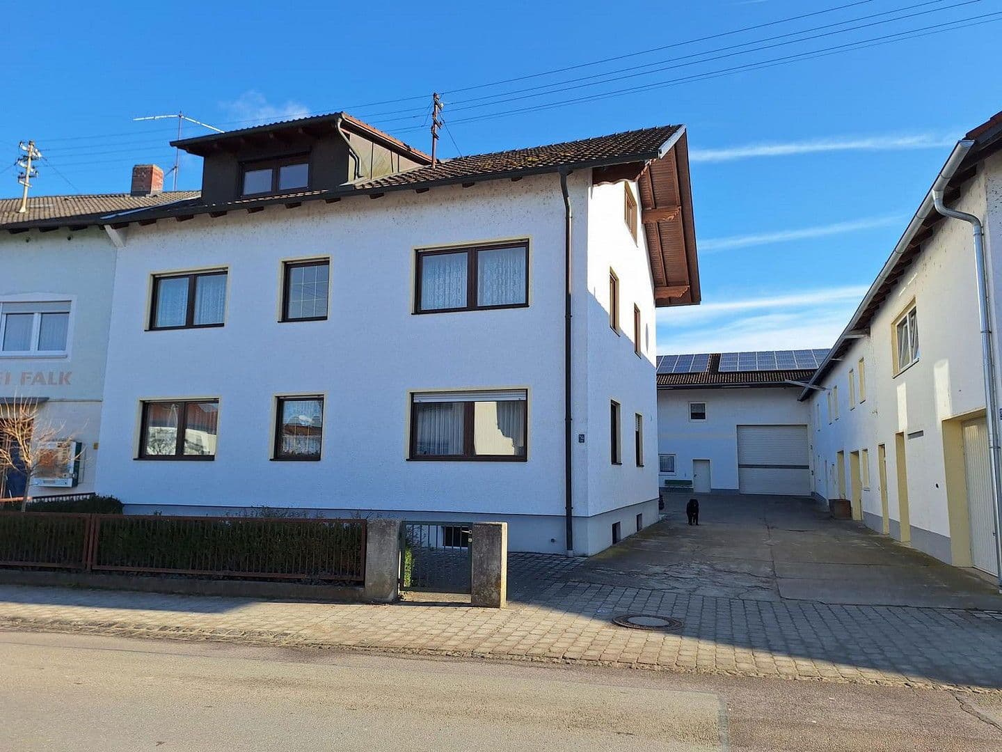 Predaj domu 383 m², pozemek 1.457 m², Schwaigener Str. 28, Mamming, Bavorsko Predaj domu 383 m², pozemek 1.457 m², Schwaigener Str. 28, Mamming, Bavorsko