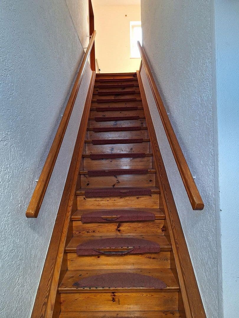 Predaj domu 383 m², pozemek 1.457 m², Schwaigener Str. 28, Mamming, Bavorsko Predaj domu 383 m², pozemek 1.457 m², Schwaigener Str. 28, Mamming, Bavorsko