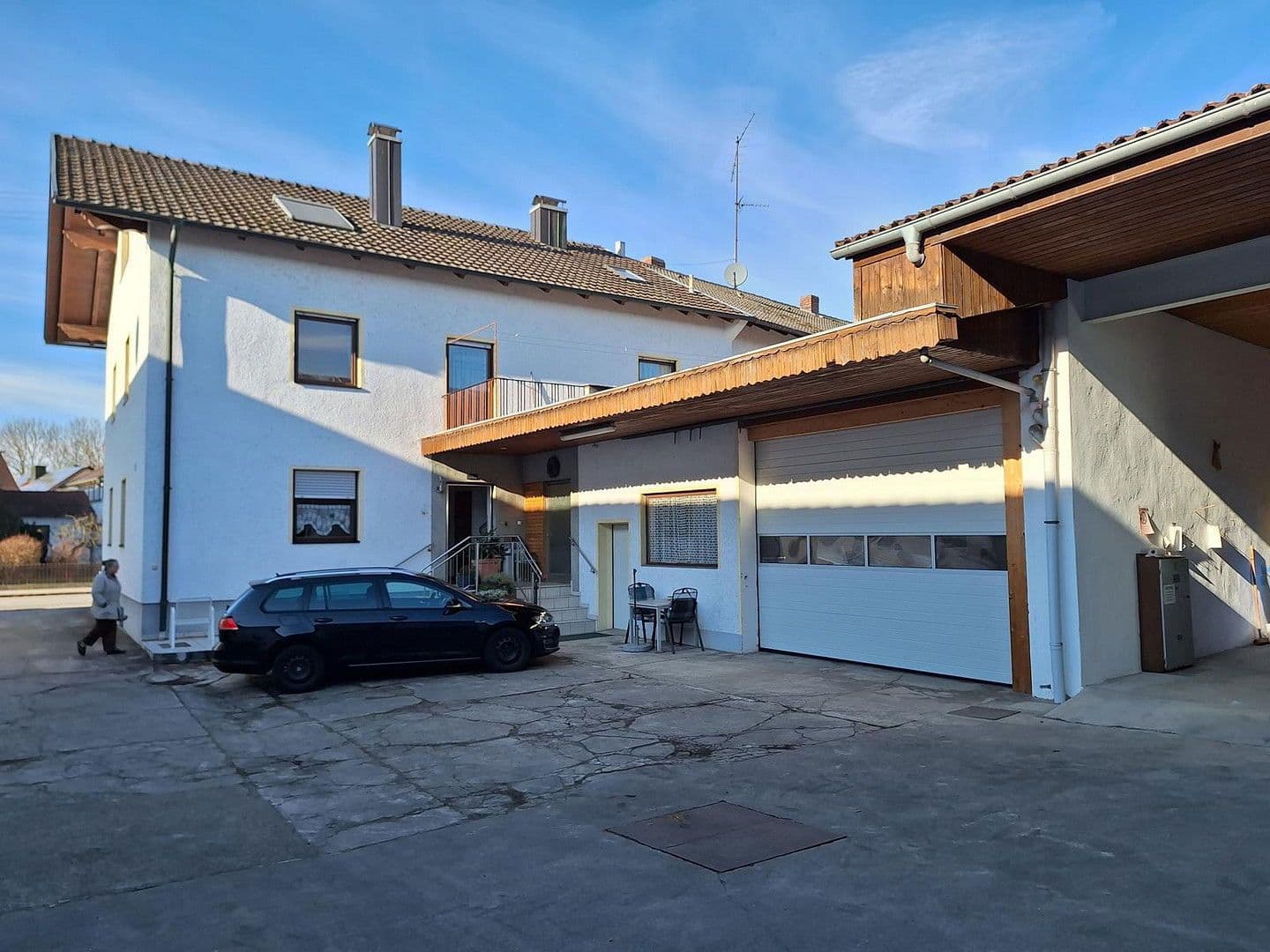 Predaj domu 383 m², pozemek 1.457 m², Schwaigener Str. 28, Mamming, Bavorsko Predaj domu 383 m², pozemek 1.457 m², Schwaigener Str. 28, Mamming, Bavorsko