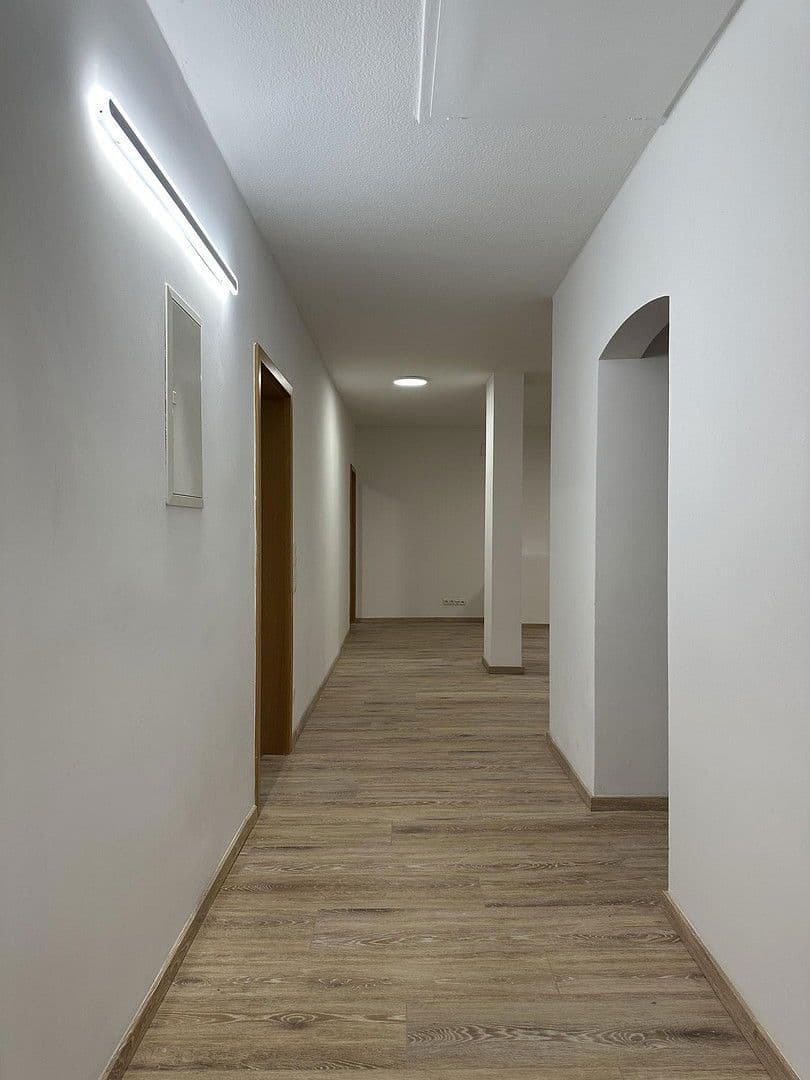 Prenájom bytu 4-izbový 94 m², Badstr. 131, Egloffstein, Bavorsko Prenájom bytu 4-izbový 94 m², Badstr. 131, Egloffstein, Bavorsko