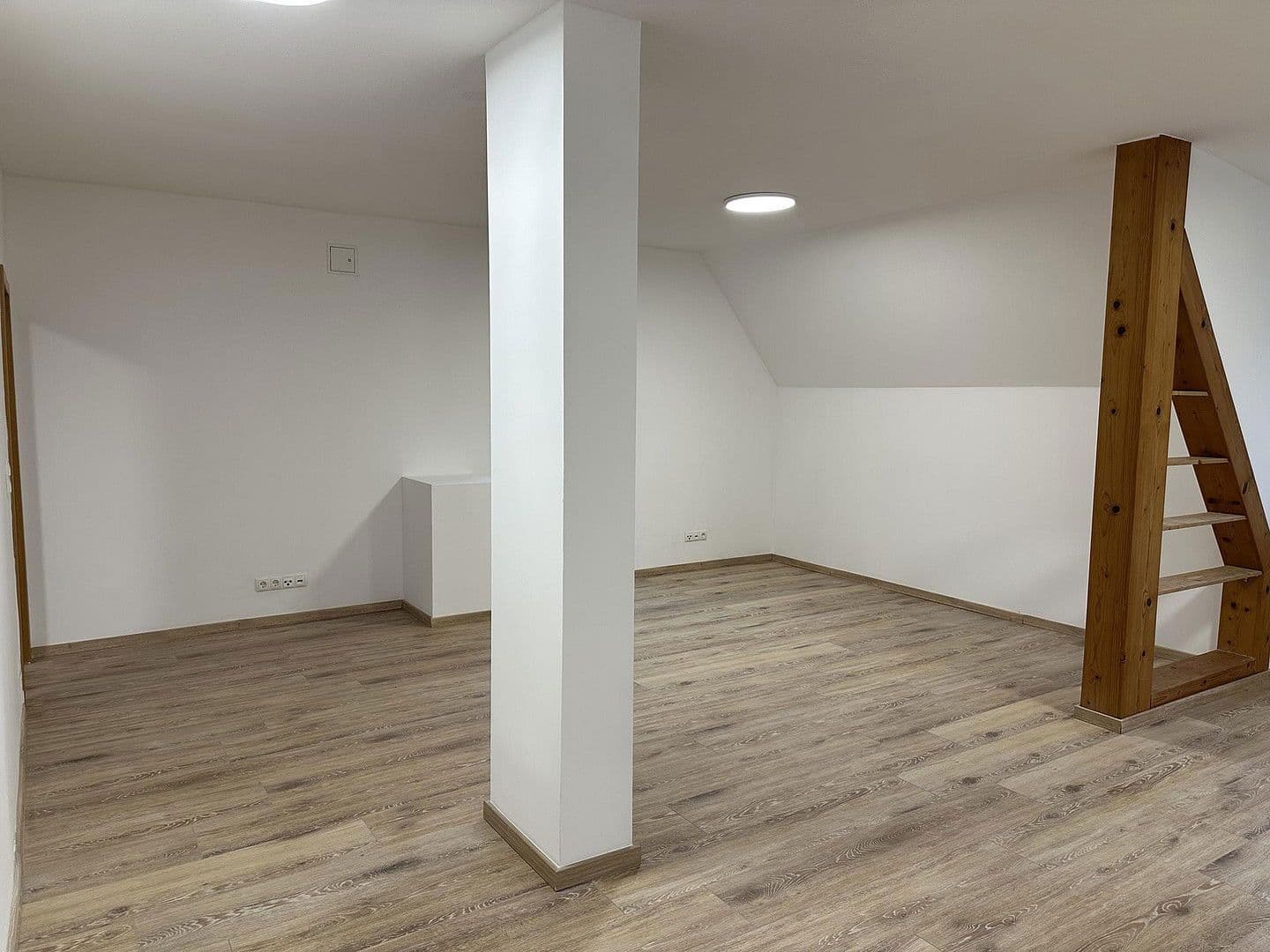 Prenájom bytu 4-izbový 94 m², Badstr. 131, Egloffstein, Bavorsko Prenájom bytu 4-izbový 94 m², Badstr. 131, Egloffstein, Bavorsko