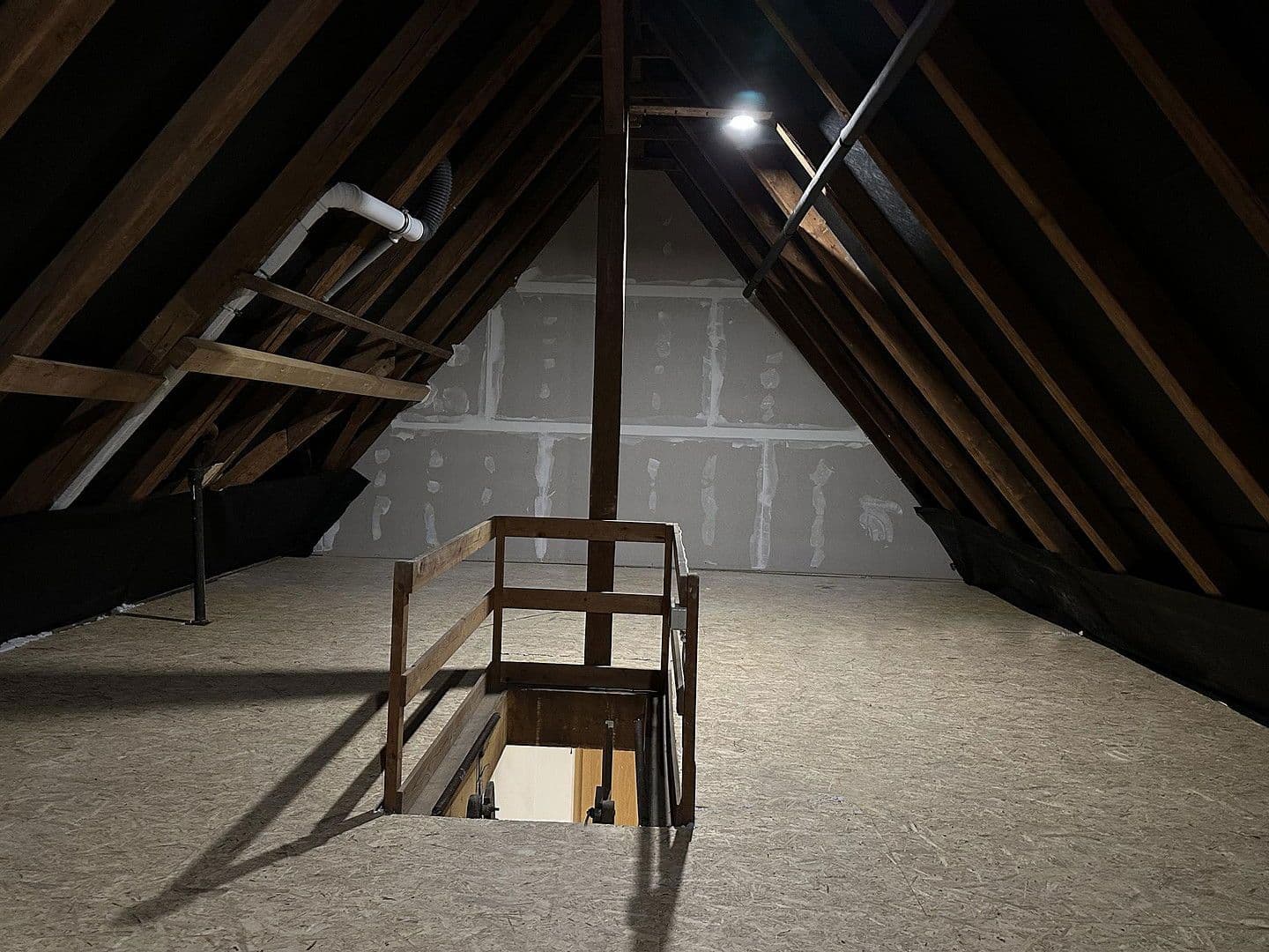 Prenájom bytu 4-izbový 94 m², Badstr. 131, Egloffstein, Bavorsko Prenájom bytu 4-izbový 94 m², Badstr. 131, Egloffstein, Bavorsko