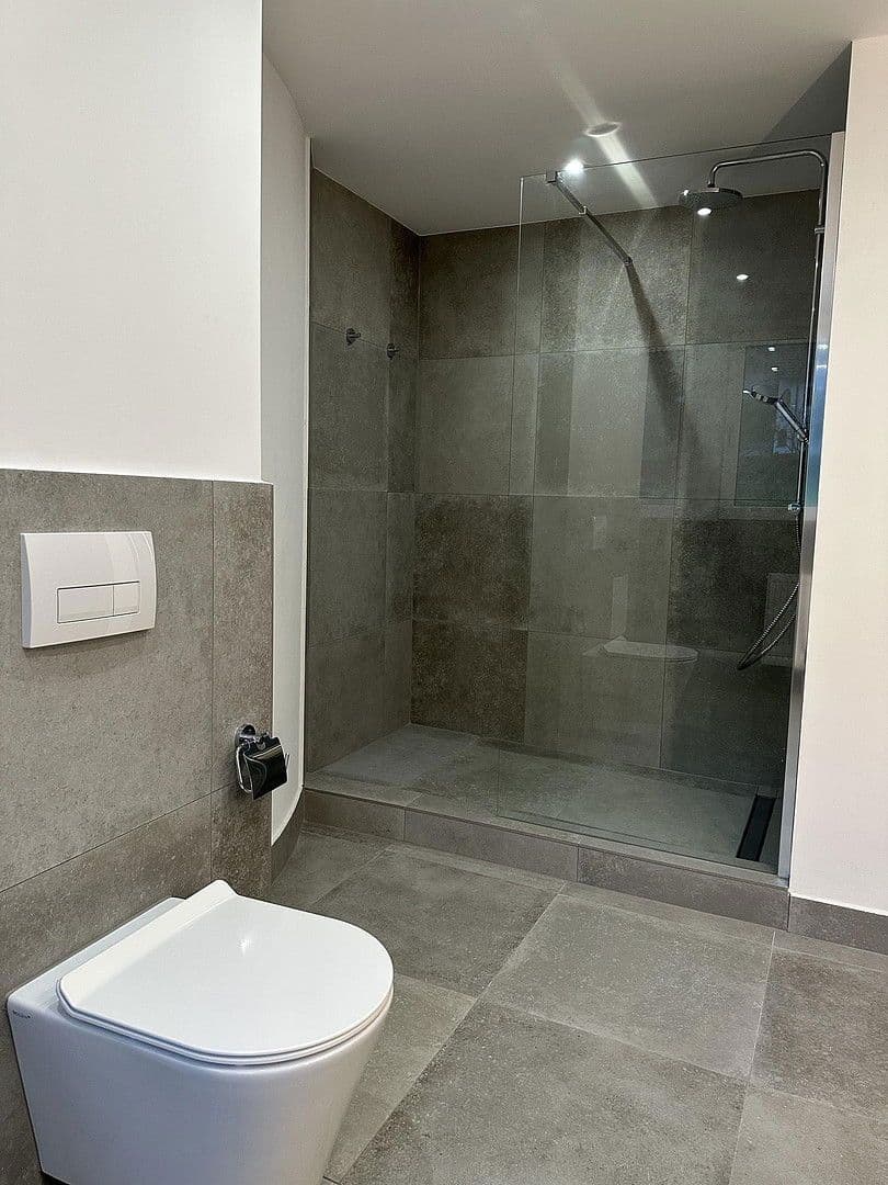 Prenájom bytu 4-izbový 94 m², Badstr. 131, Egloffstein, Bavorsko Prenájom bytu 4-izbový 94 m², Badstr. 131, Egloffstein, Bavorsko