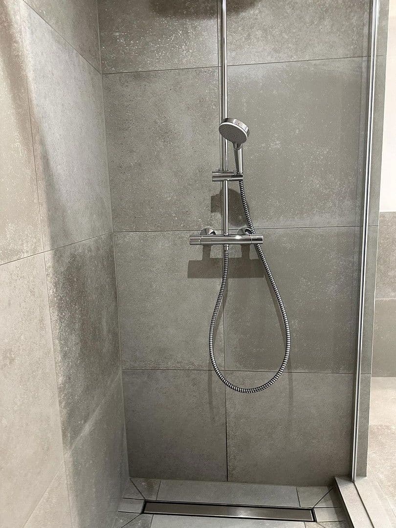 Prenájom bytu 4-izbový 94 m², Badstr. 131, Egloffstein, Bavorsko Prenájom bytu 4-izbový 94 m², Badstr. 131, Egloffstein, Bavorsko