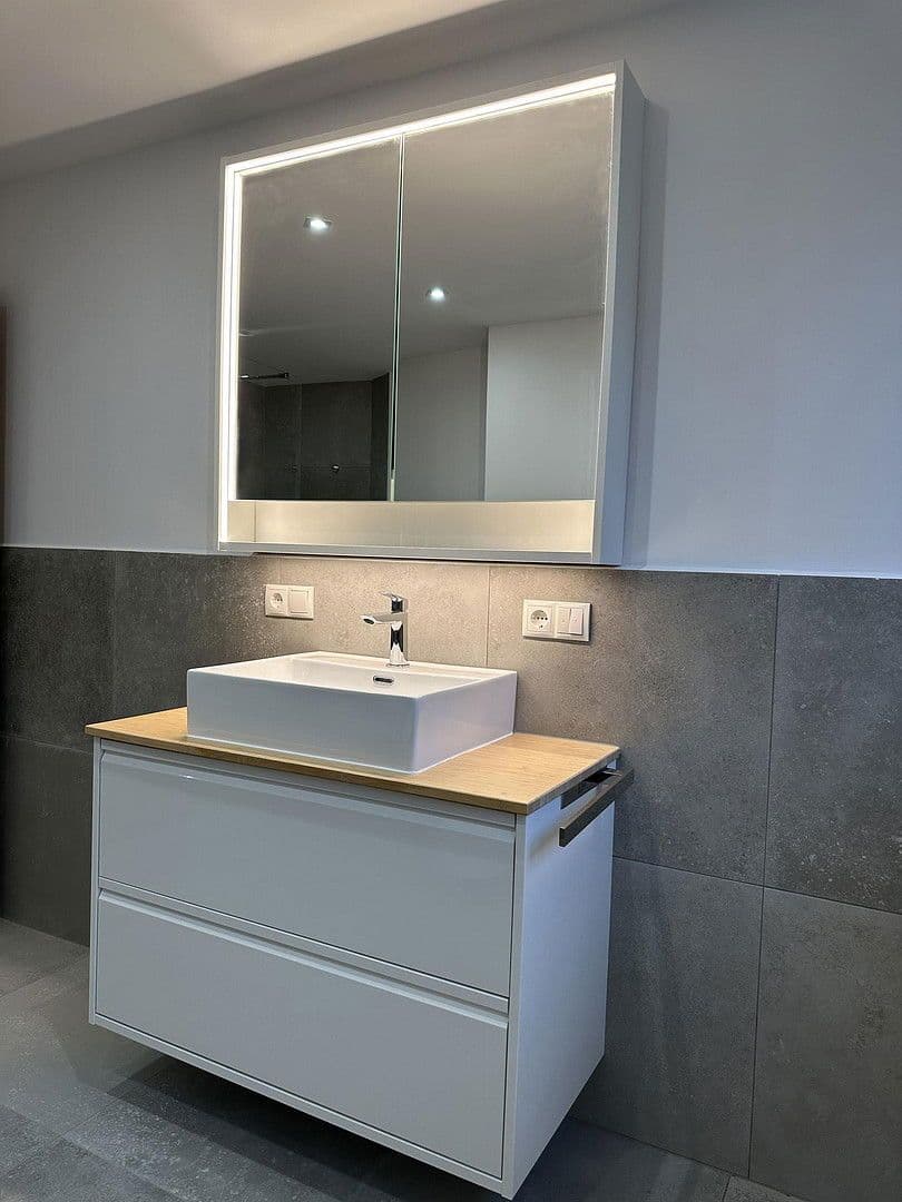 Prenájom bytu 4-izbový 94 m², Badstr. 131, Egloffstein, Bavorsko Prenájom bytu 4-izbový 94 m², Badstr. 131, Egloffstein, Bavorsko