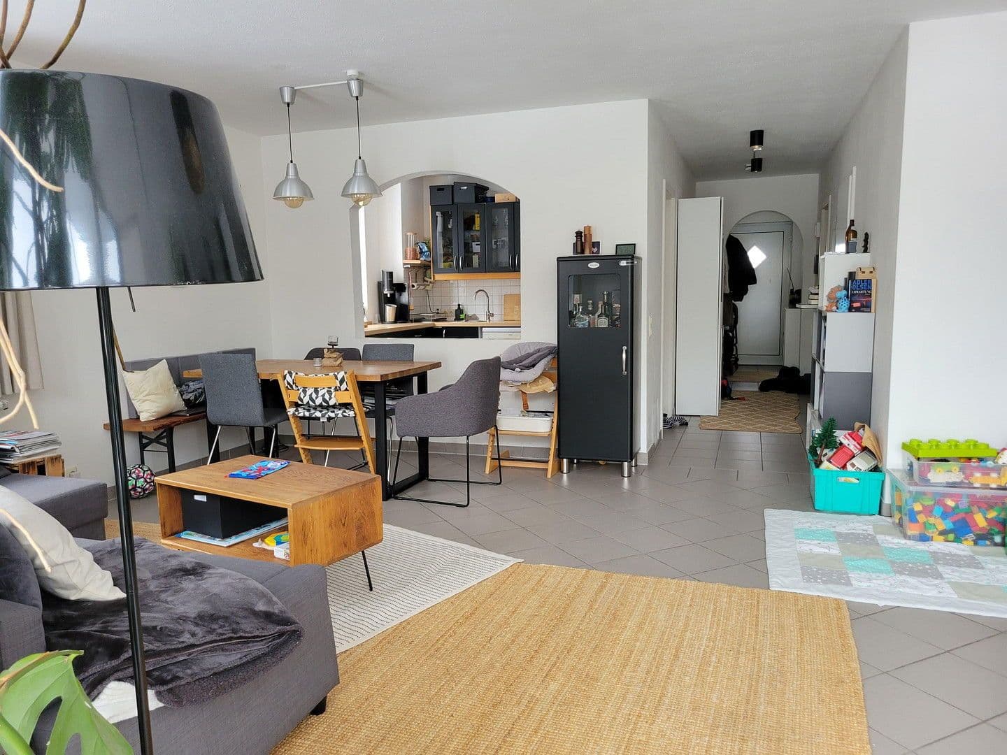 Prenájom bytu 3-izbový 89 m², Spieljochstr. 8, München, Bavorsko Prenájom bytu 3-izbový 89 m², Spieljochstr. 8, München, Bavorsko