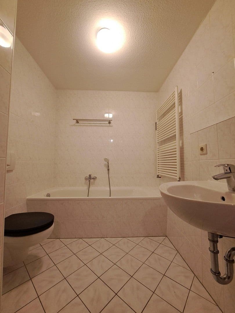 Prenájom bytu 3-izbový 73 m², Biesnitzer Str. 72, Görlitz, Sasko Prenájom bytu 3-izbový 73 m², Biesnitzer Str. 72, Görlitz, Sasko